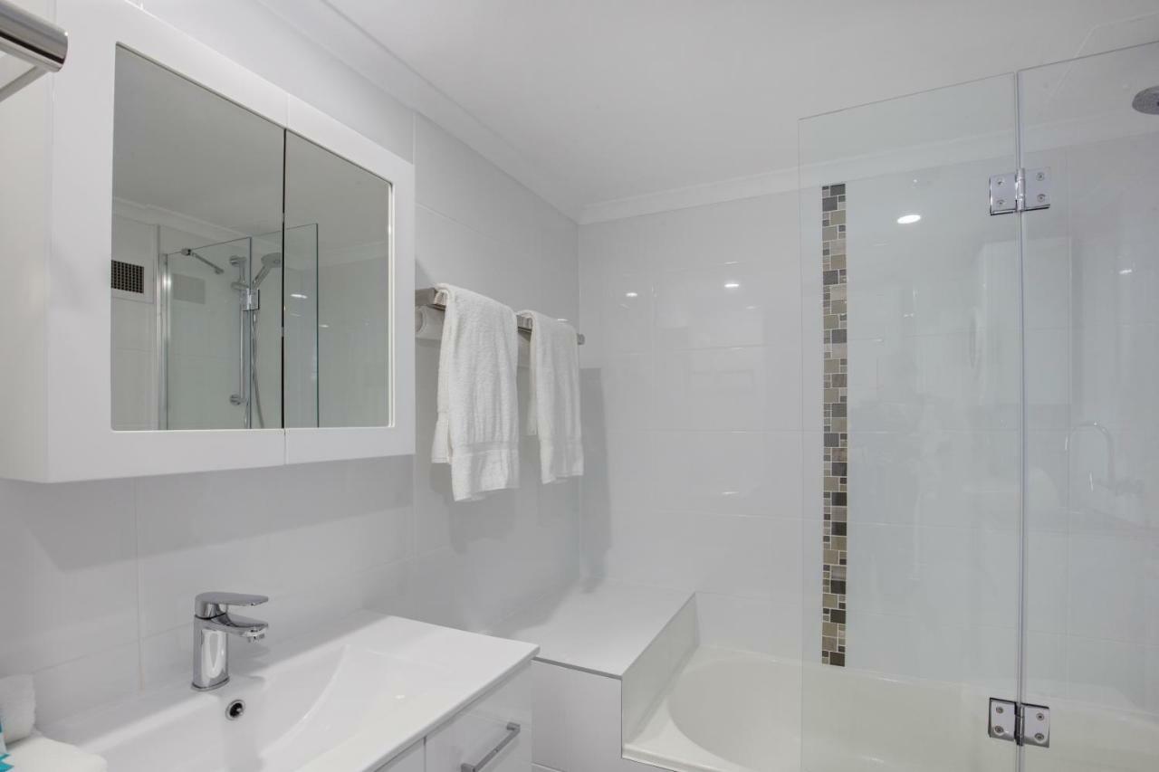 Pelican Sands Beach Resort Gold Coast Exterior foto